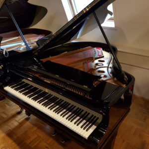 Steinway O zwart hoogglans