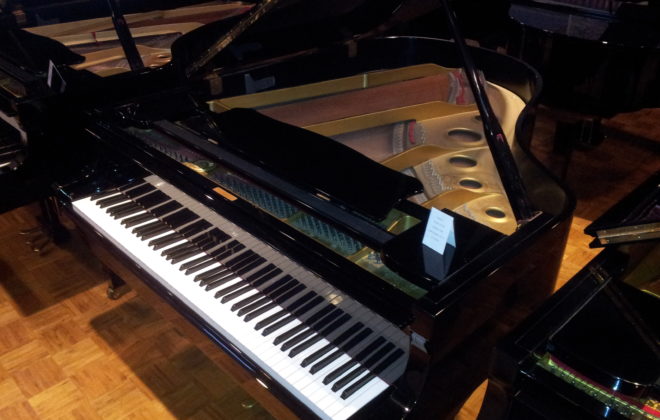 Yamaha G3 zwart hoogglans