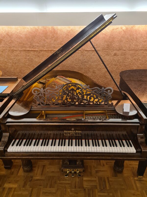 steinway vleugel piano